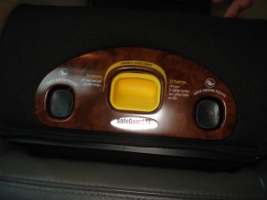 safeguard-child-seat-latch-and-harness-adjuster-mechanism