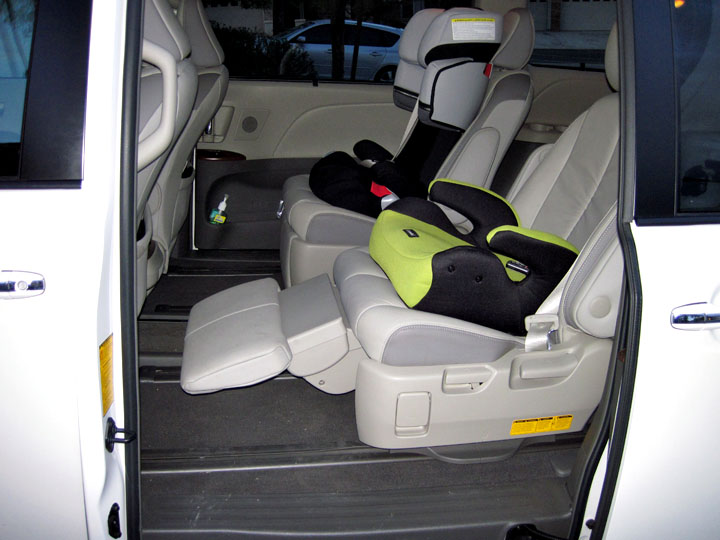 2011 Toyota Sienna Review Part 2–Mommy Fun? – CarseatBlog
