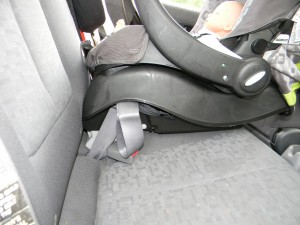Embrace 35 installed in center of 2004 Hyundai Accent with lap-only belt