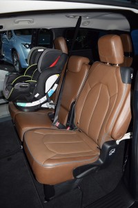2017 chrysler pacifica 8 passenger seating